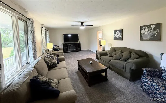 $350,000 | 26172 Highway 11, Brookfield, MO 64628