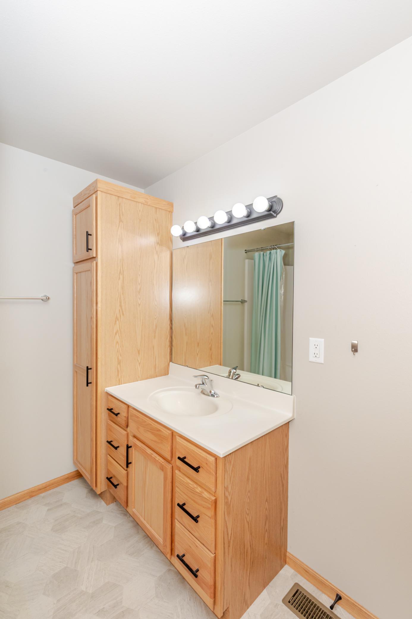 3299 Maple Leaf Loop South Fargo, ND 58104 - Photo 26 of 44 Gallery Image 26