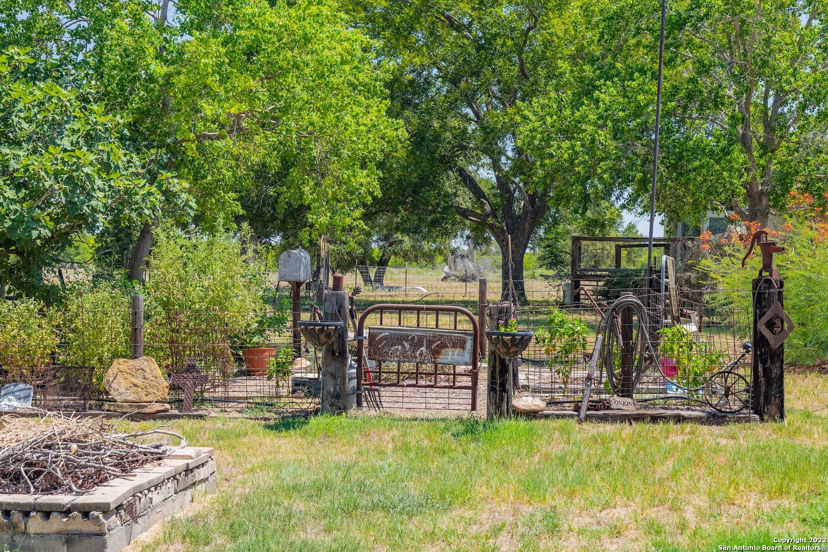 11801 Jim Terrill Road Adkins, TX 78101 - Photo 28 of 46 a view of a swimming pool with an outdoor seating