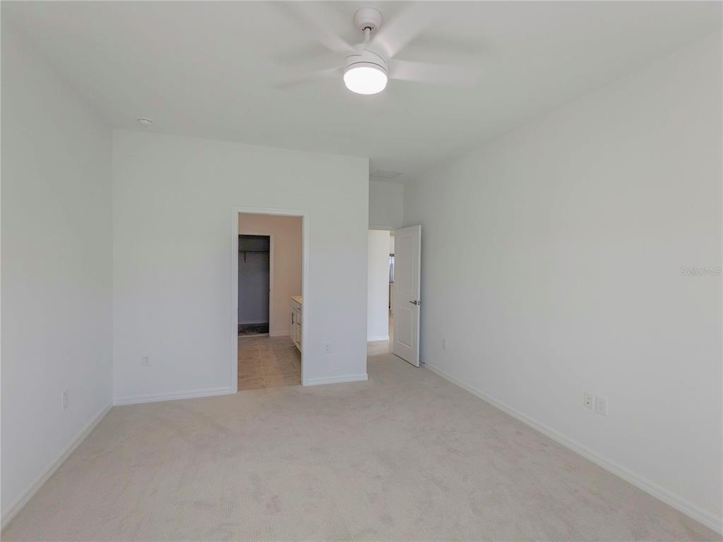 8125 Sternway Road Sarasota, FL 34240 - Photo 14 of 49