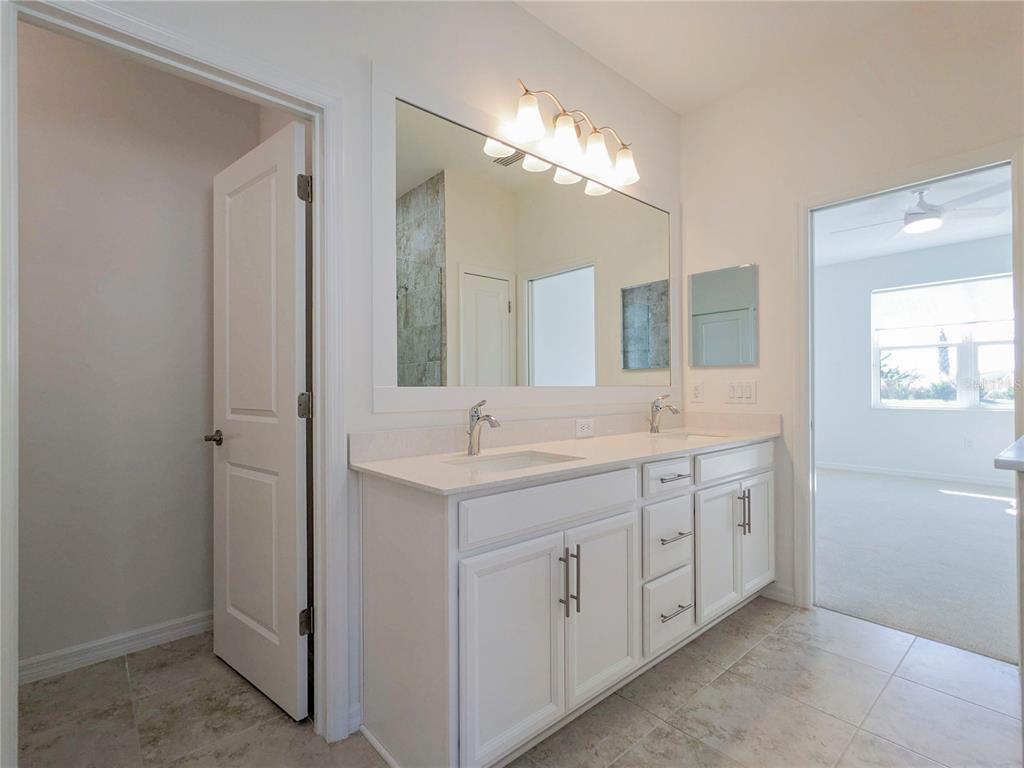 8125 Sternway Road Sarasota, FL 34240 - Photo 18 of 49