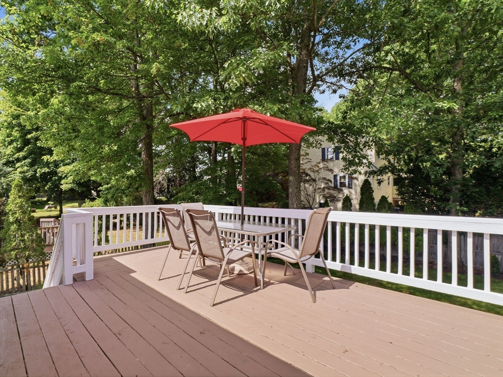 48 Oak Knoll Road Lowell, MA 01852 - Photo 31 of 41