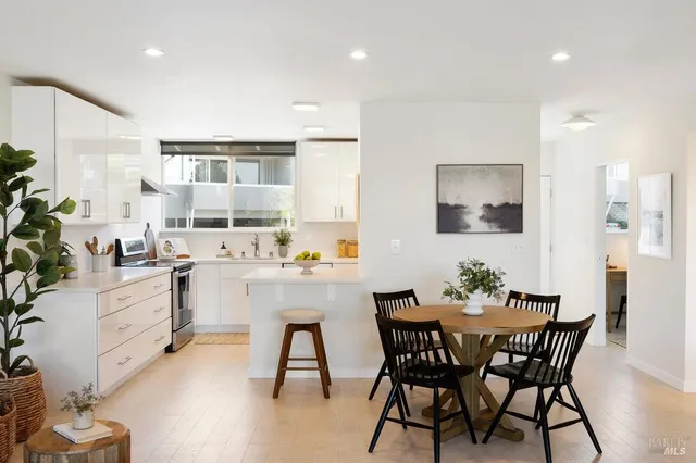 $879,000 | 10 Andrew Drive, Unit 61, Tiburon, CA 94920