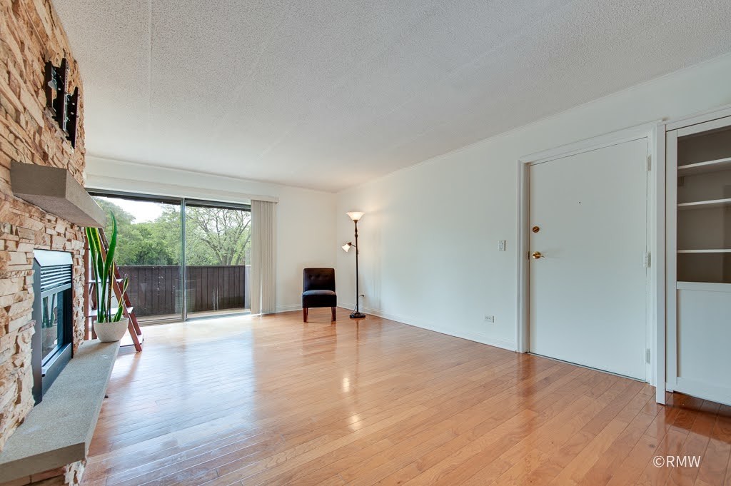 525 Timber Ridge Drive, Unit 306 Carol Stream, IL 60188 - Photo 4 of 26
