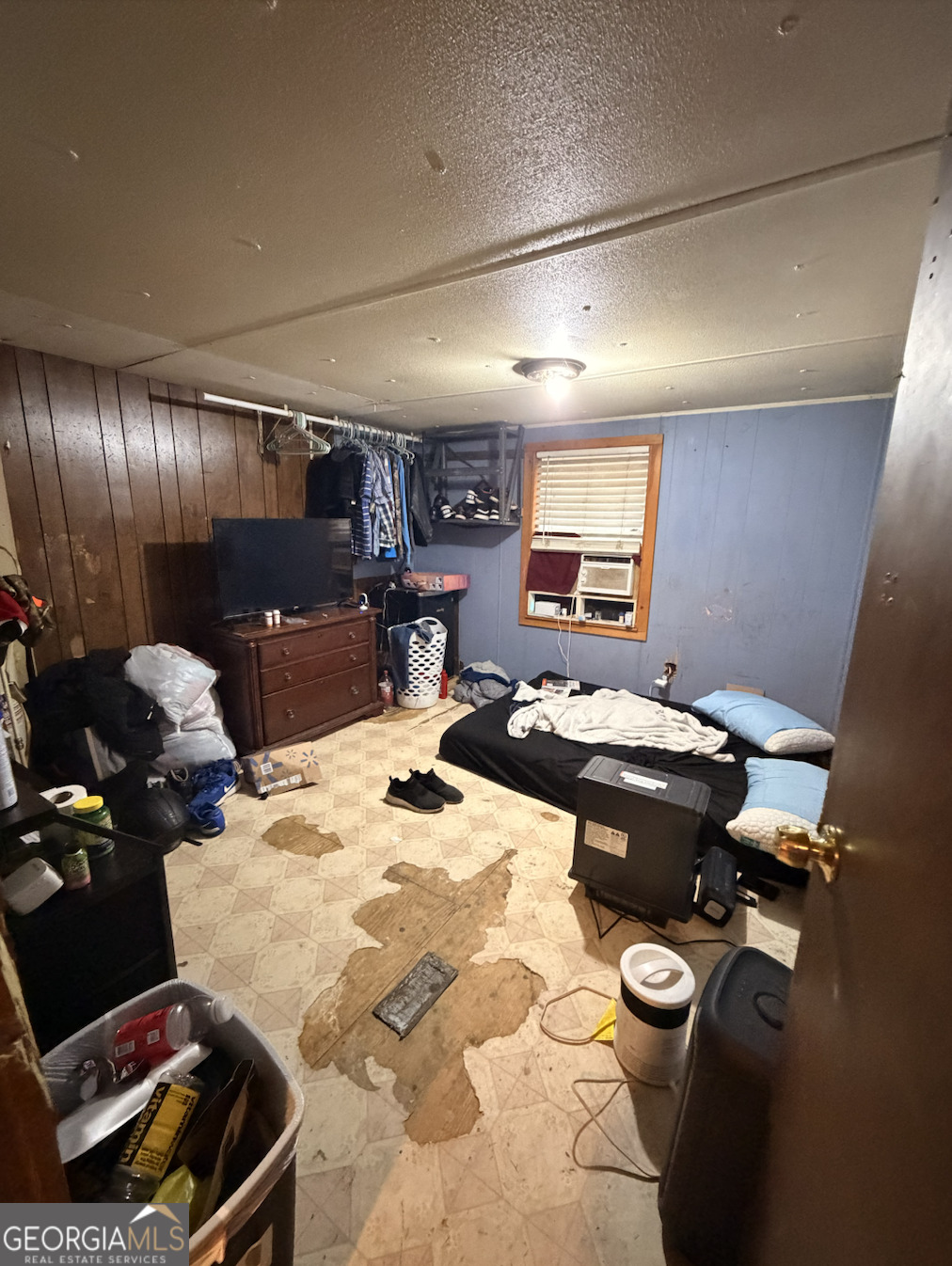 258 Persimmon Street Toccoa, GA 30577 - Photo 16 of 25 a gym hall with exercise machine