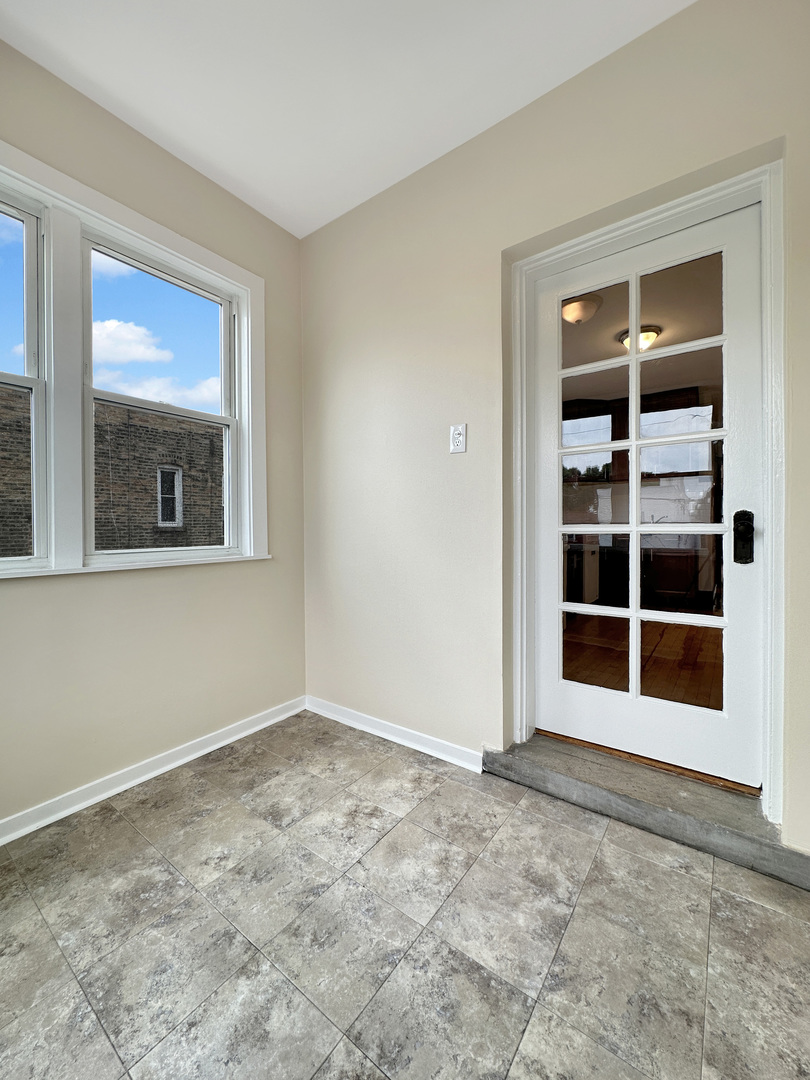1319 North Ridgeway Avenue Chicago, IL 60651 - Photo 17 of 44 Gallery Image 17