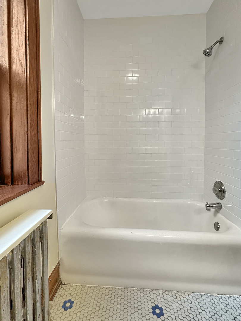 1319 North Ridgeway Avenue Chicago, IL 60651 - Photo 25 of 44 Gallery Image 25