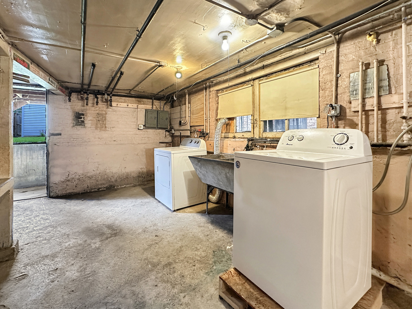 1319 North Ridgeway Avenue Chicago, IL 60651 - Photo 36 of 44 Gallery Image 36