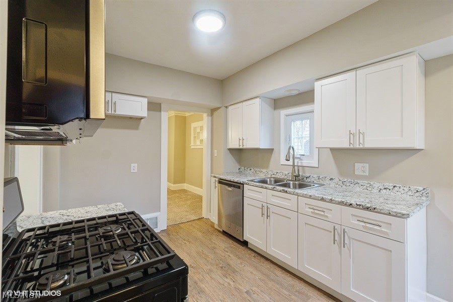 3227 Tullamore Road Cleveland, OH 44118 - Photo 12 of 22 Gallery Image 12