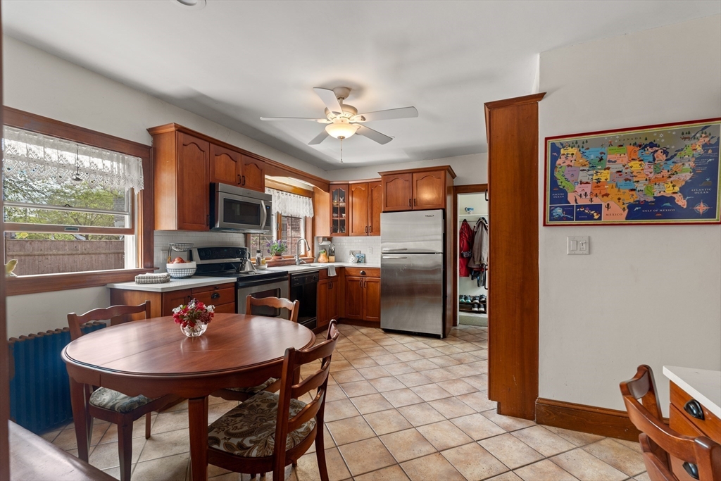 2 Cedar Street Marblehead, MA 01945 - Photo 5 of 30