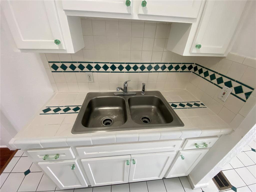 429 Ruth Lane Orlando, FL 32801 - Photo 4 of 14 Gallery Image 4