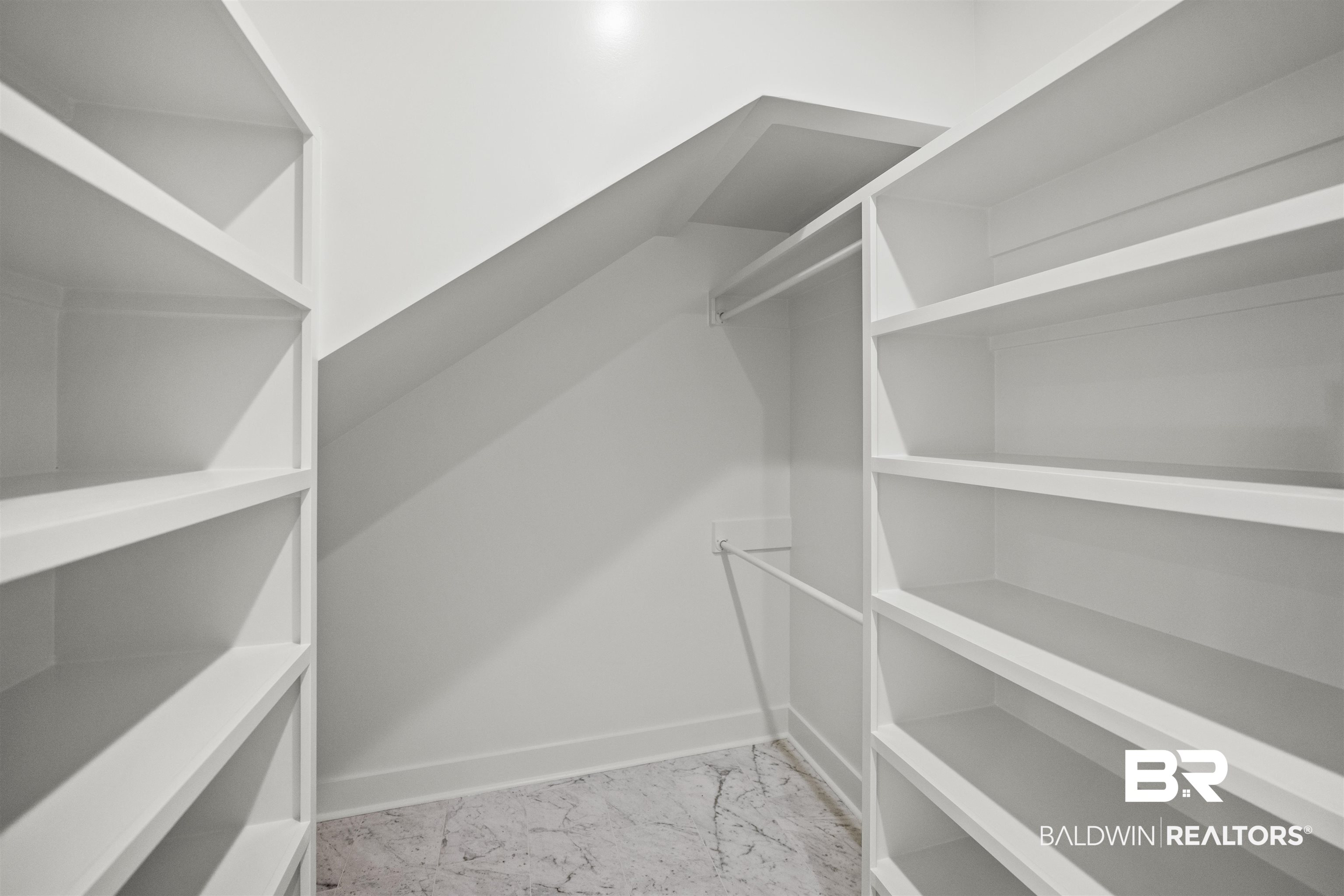 156 Hyacinth Street Fairhope, AL 36532 - Photo 39 of 61 View of walk in closet