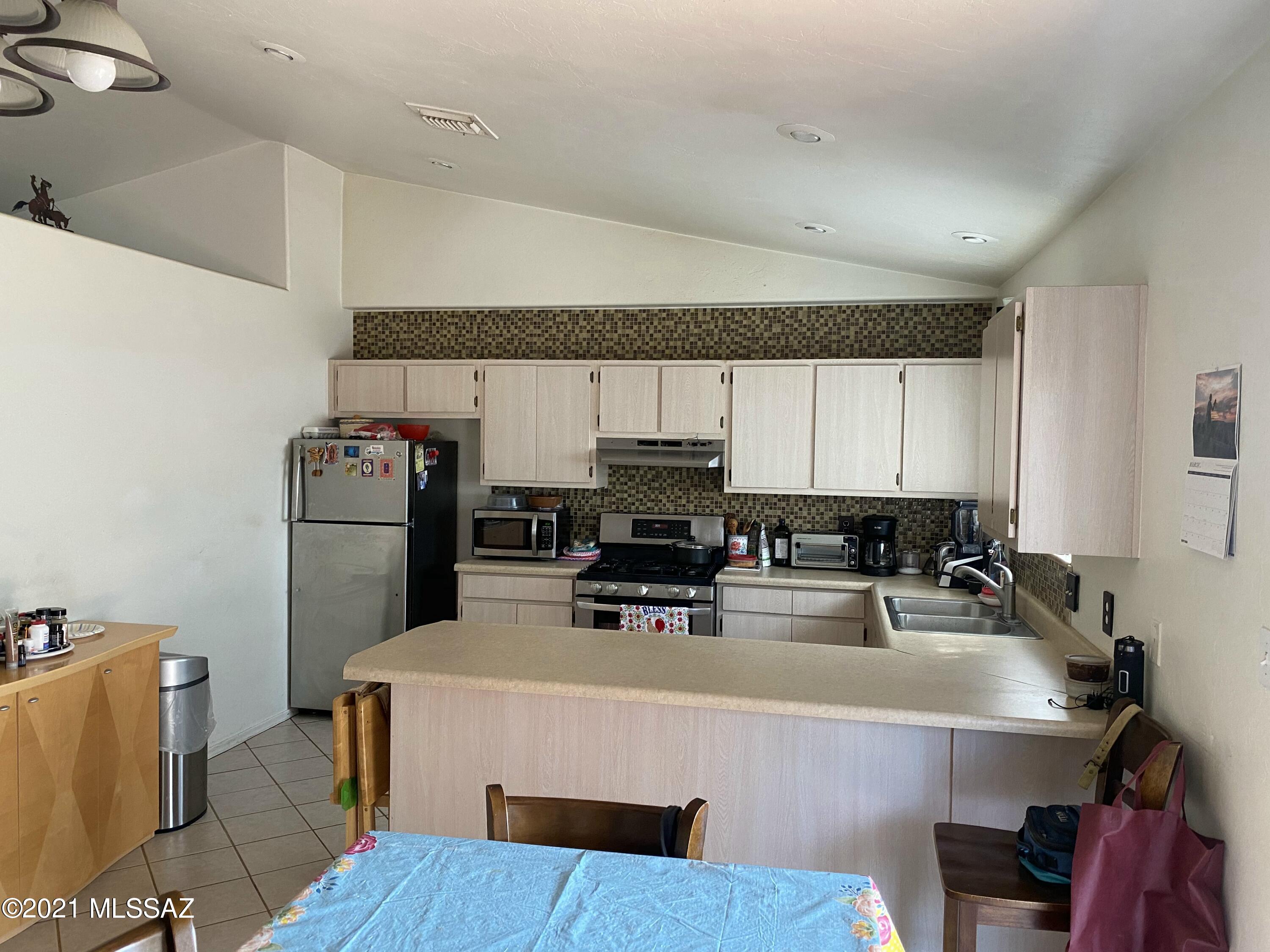 950 Forja Court Rio Rico, AZ 85648 - Photo 5 of 16