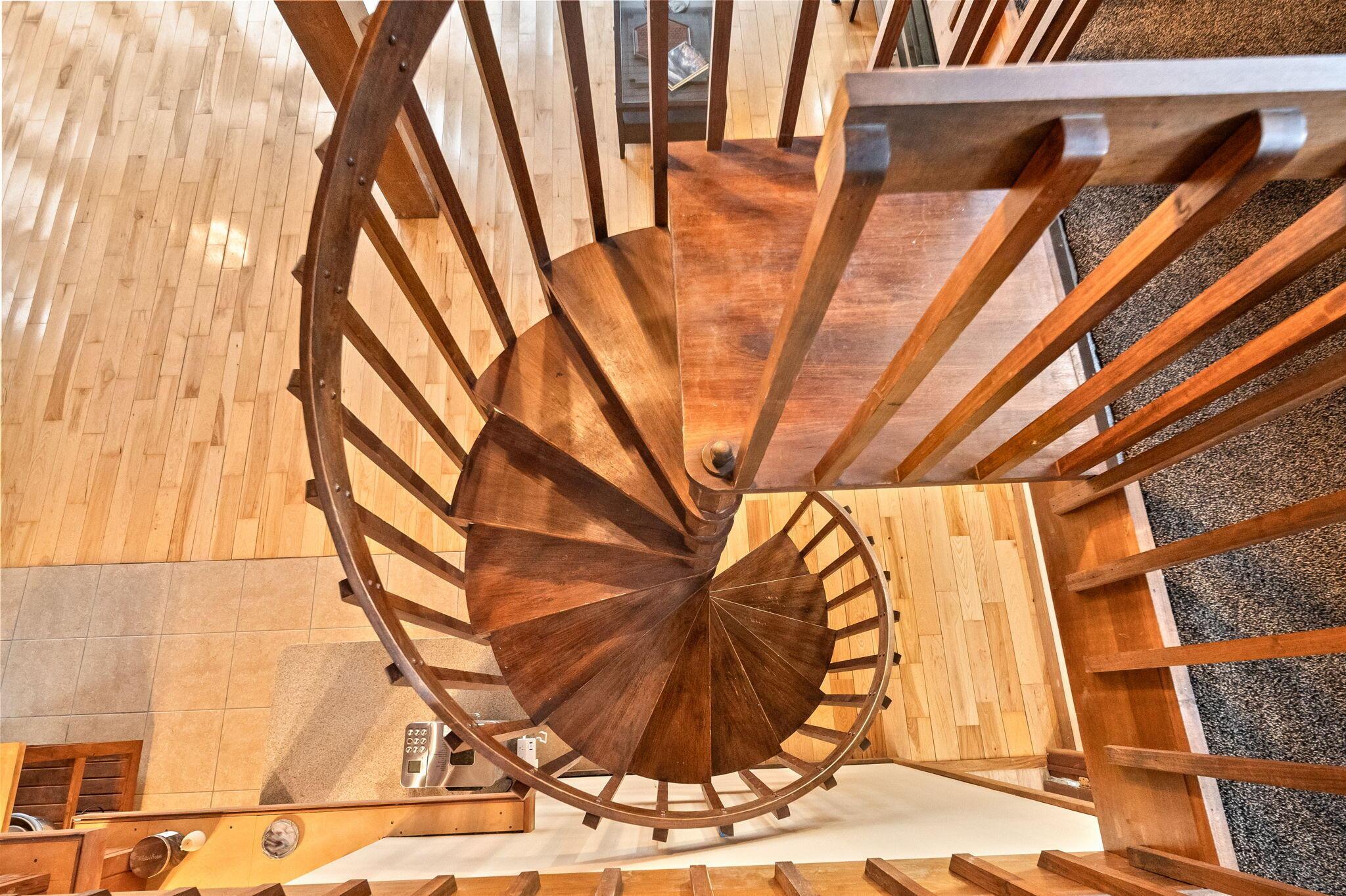 9948 State Rte 682 Athens, OH 45701 - Photo 4 of 33 Spiral Staircase