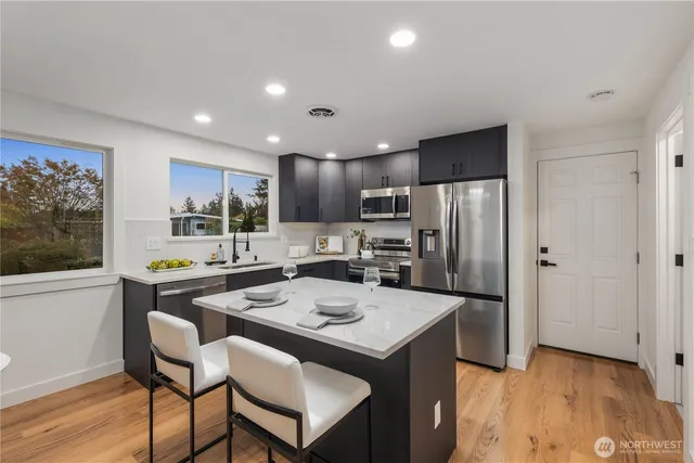 $1,550,000 | 16802 Northeast 6th Place, Bellevue, WA 98008