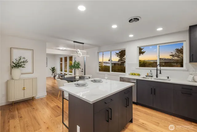 $1,550,000 | 16802 Northeast 6th Place, Bellevue, WA 98008