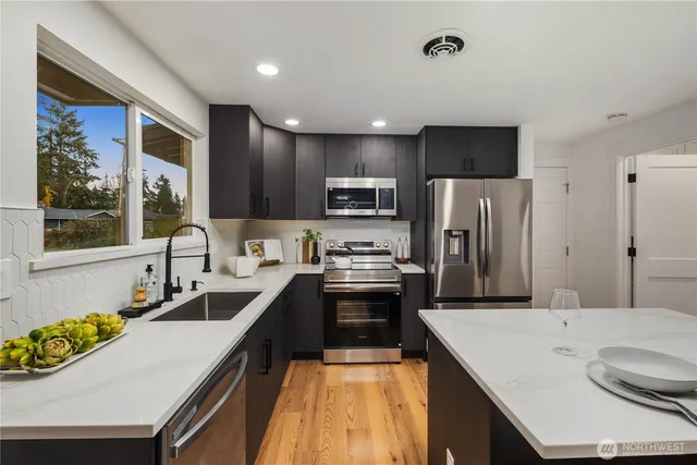 $1,550,000 | 16802 Northeast 6th Place, Bellevue, WA 98008