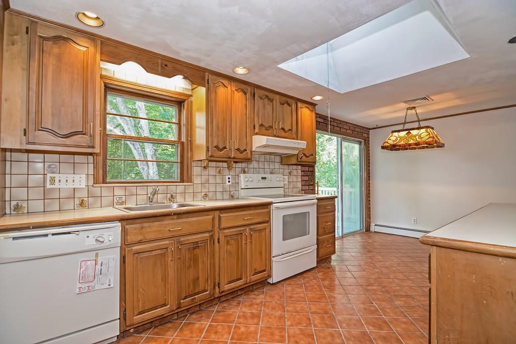 12 Roman Road Woburn, MA 01801 - Photo 8 of 42