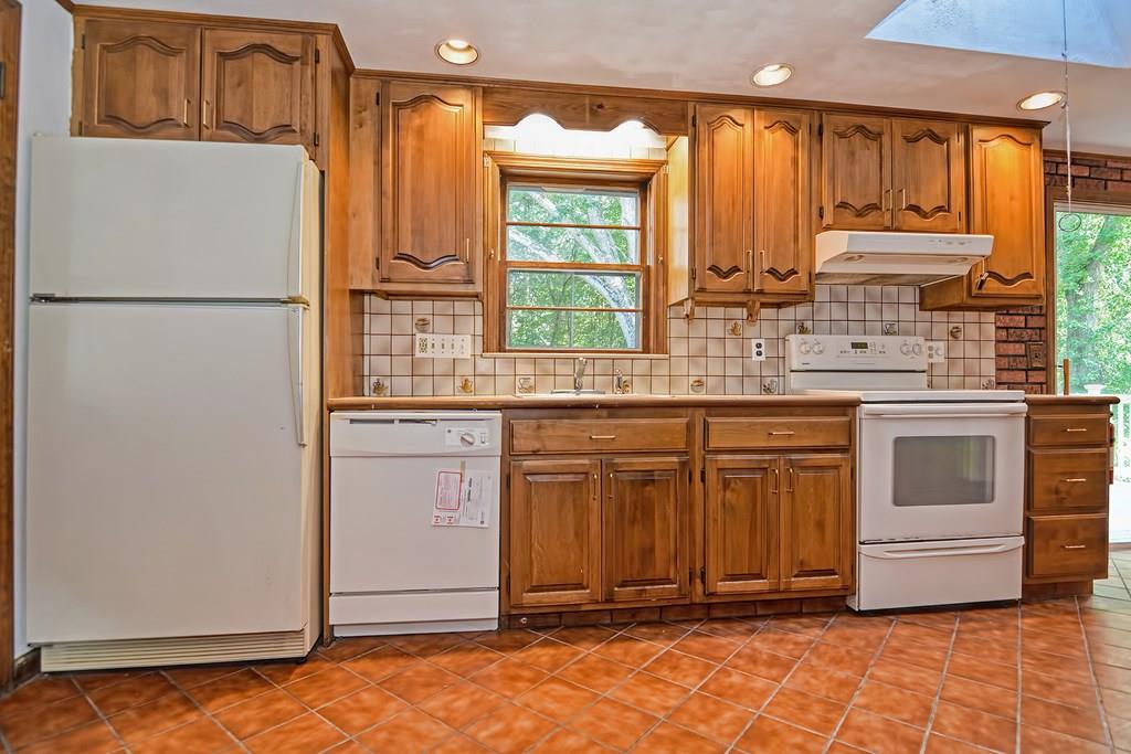 12 Roman Road Woburn, MA 01801 - Photo 9 of 42