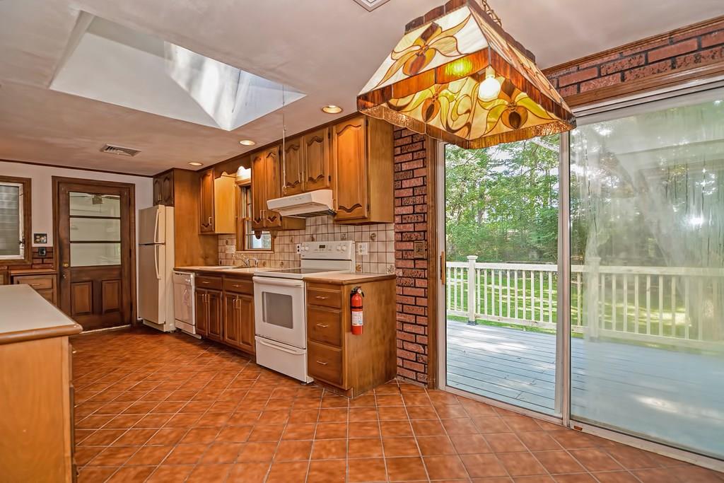 12 Roman Road Woburn, MA 01801 - Photo 10 of 42