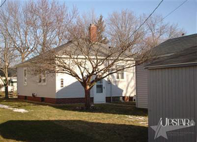 1031 Central Avenue Decatur, IN 46733 - Photo 3 of 6