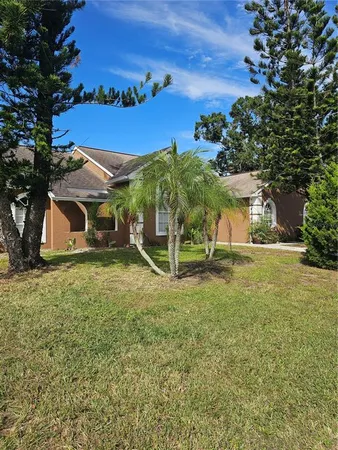 $3,800 | 417 Lake Of The Woods Drive, Venice, FL 34293