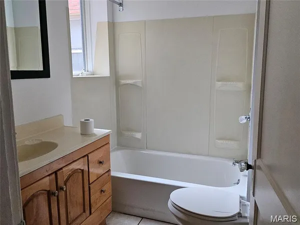 $1,100 | 3807 Potomac Street, Unit 1, St. Louis, MO 63116