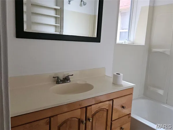 $1,100 | 3807 Potomac Street, Unit 1, St. Louis, MO 63116