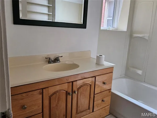 $1,100 | 3807 Potomac Street, Unit 1, St. Louis, MO 63116