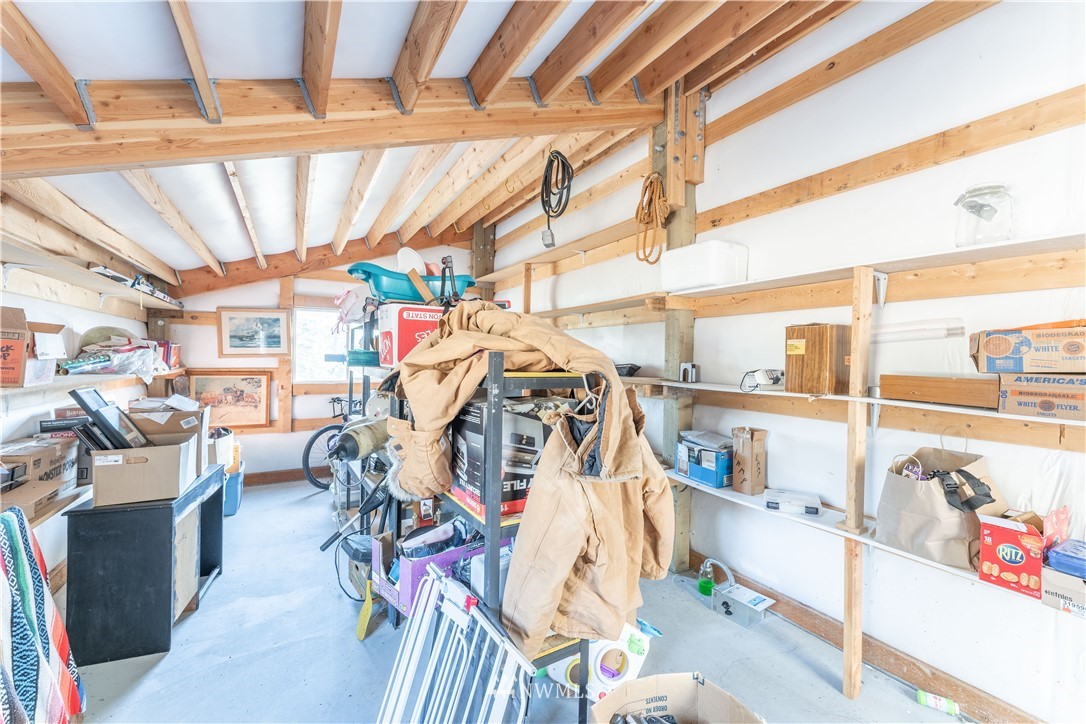 11444 South Lakeshore Road Chelan, WA 98816 - Photo 10 of 40 Gallery Image 10