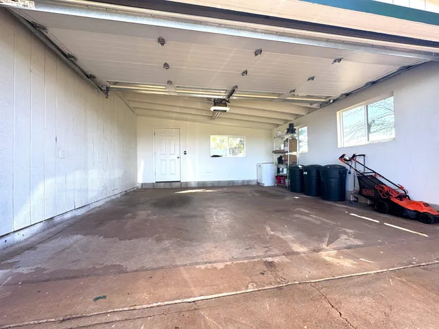 a view of livingroom with furniture