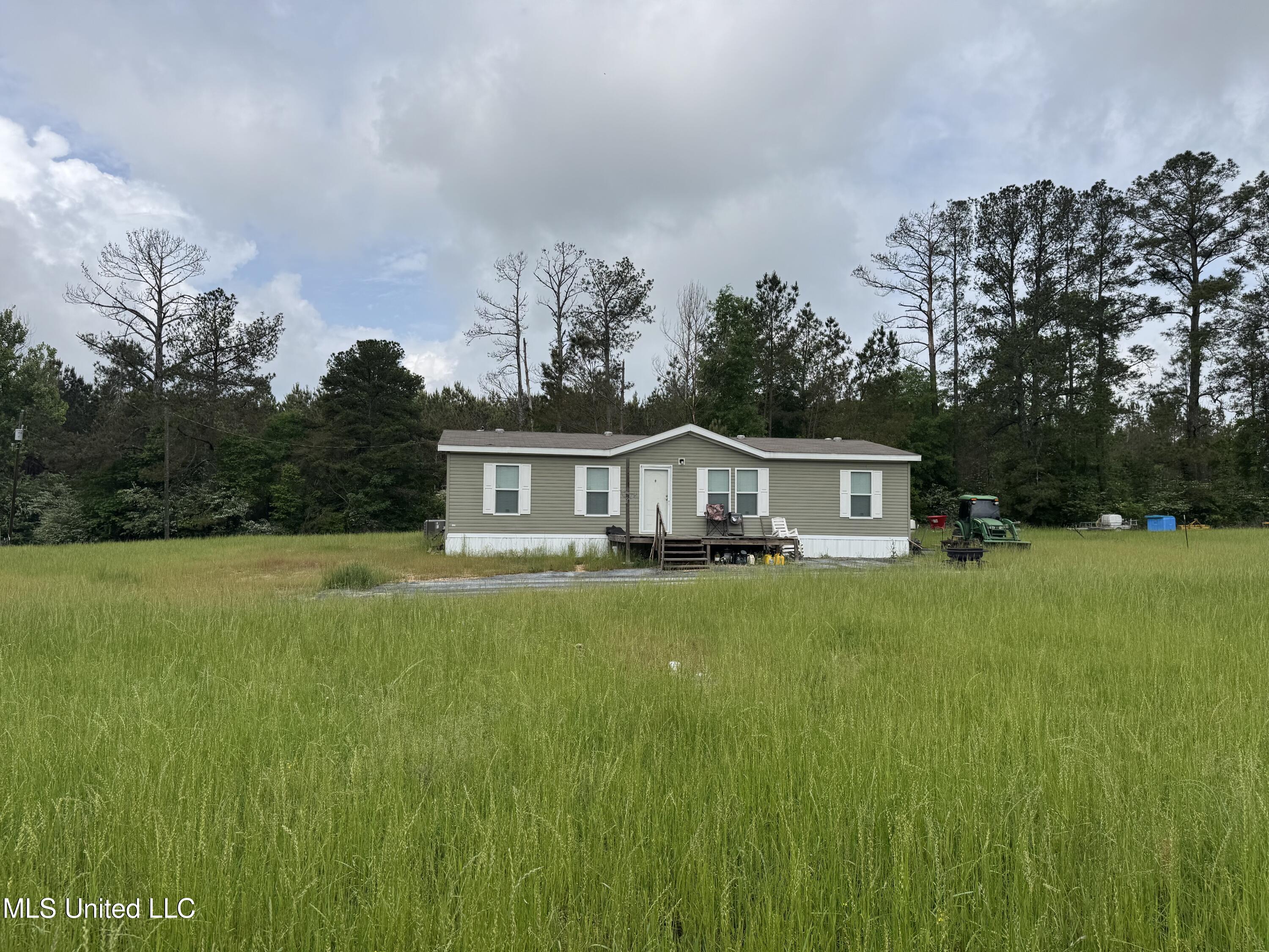 2048 Ashley Road Hazlehurst, MS 39083 - Photo 11 of 67 Photo Apr 23 2025, 10 48 33