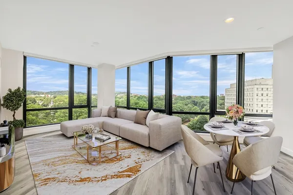 $1,188,000 | 80-82 Fenwood Road, Unit 913, Boston, MA 02115