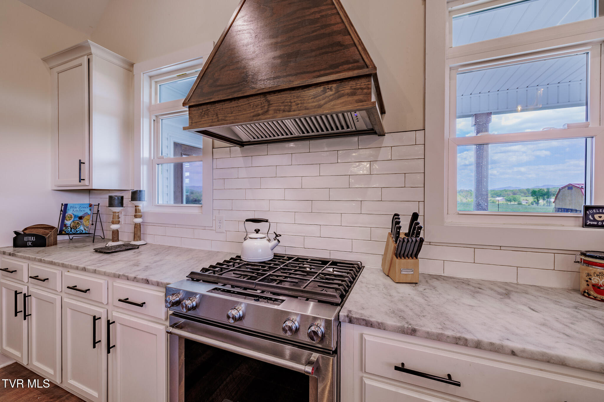 186 Berry Ridge Road Jonesborough, TN 37659 - Photo 16 of 73 1R9A5115-HDR