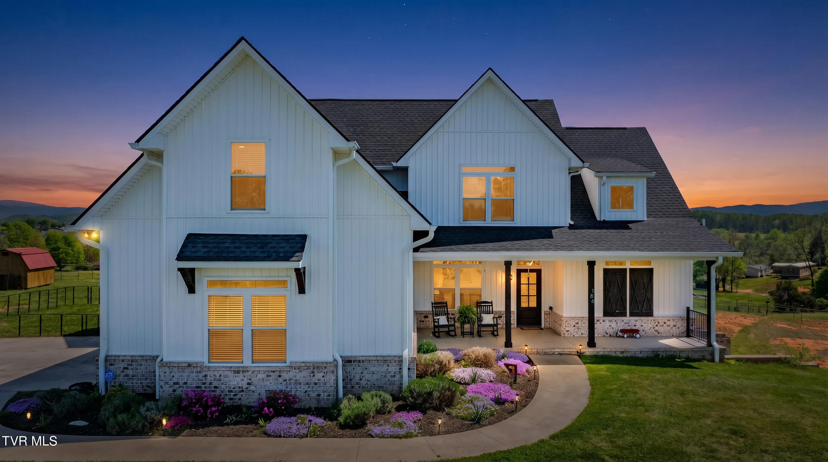 186 Berry Ridge Road Jonesborough, TN 37659 - Photo 2 of 73 Front Twilight Final
