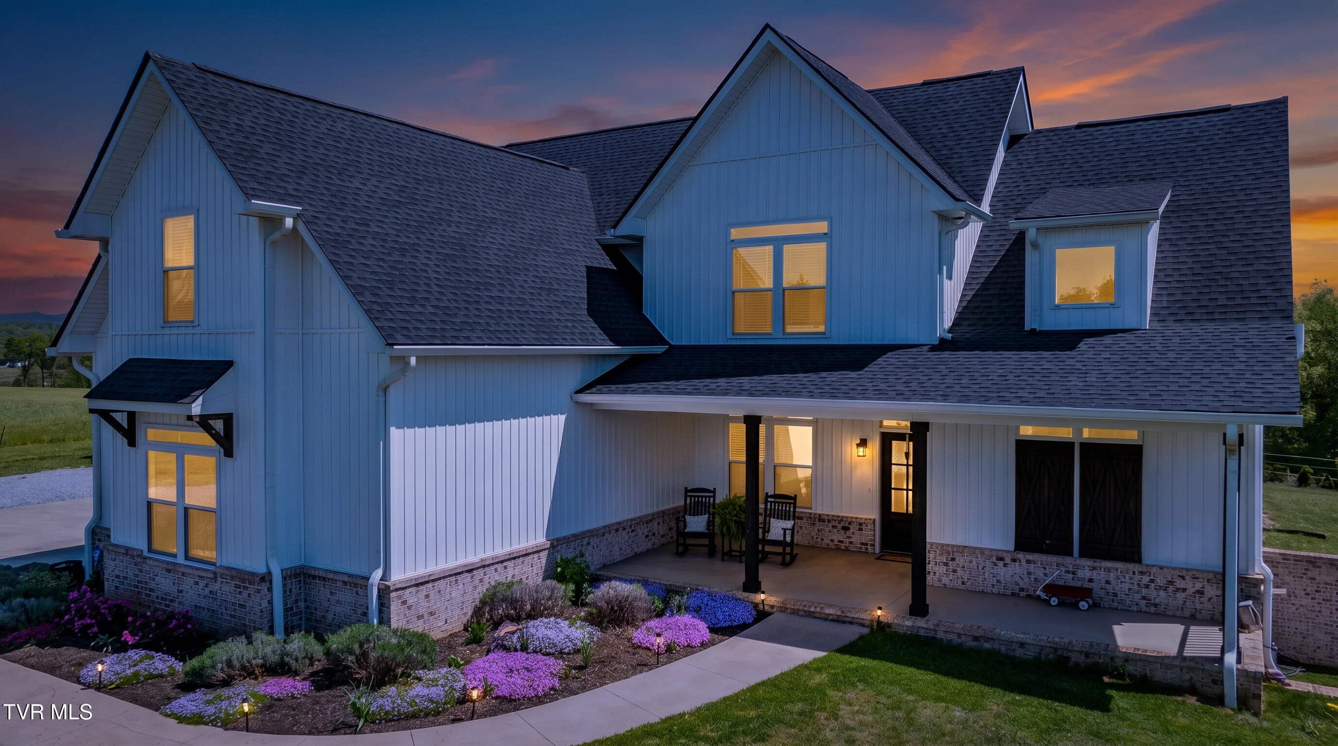 186 Berry Ridge Road Jonesborough, TN 37659 - Photo 4 of 73 Side Twilight