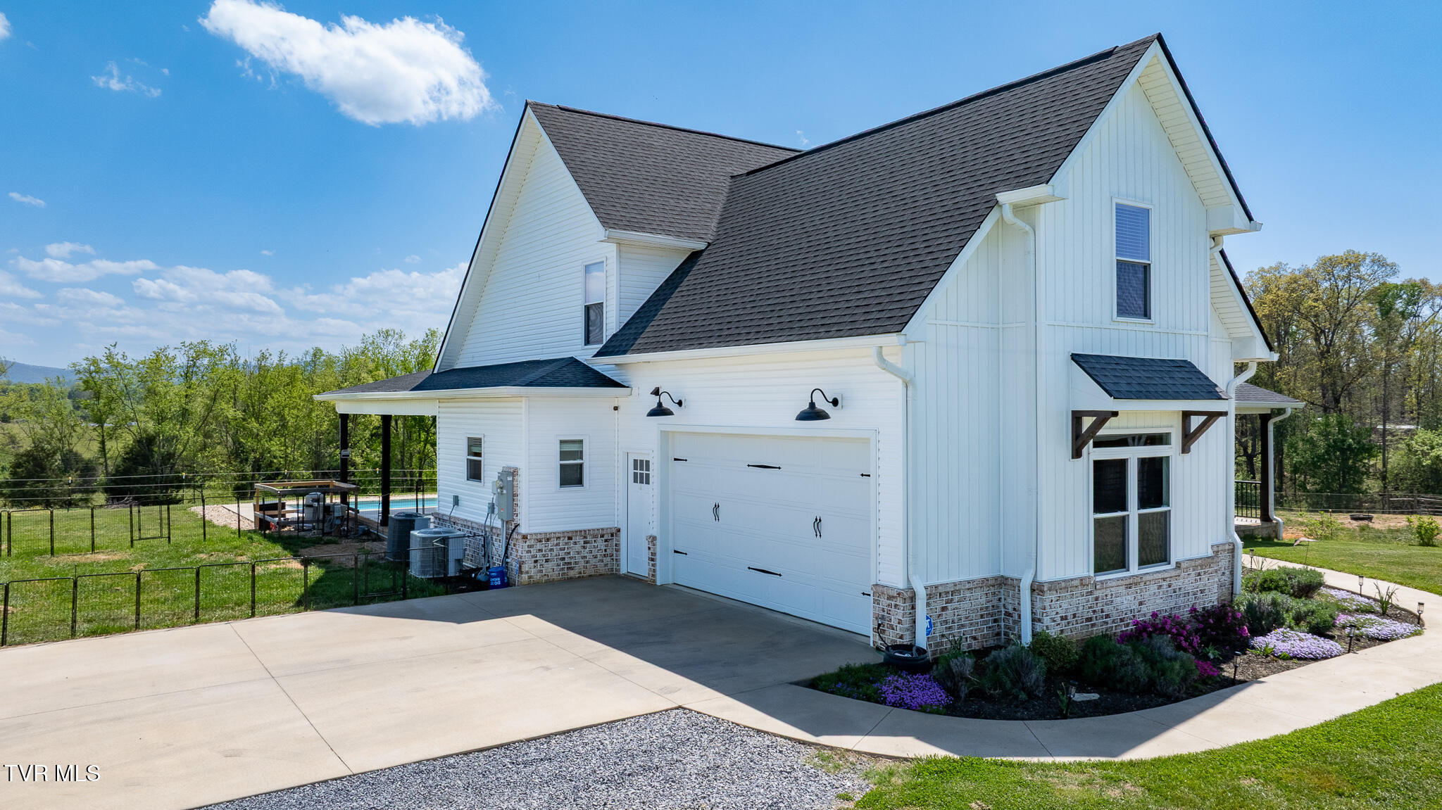 186 Berry Ridge Road Jonesborough, TN 37659 - Photo 62 of 73 dji_fly_20260416_145106_0901_17763668877