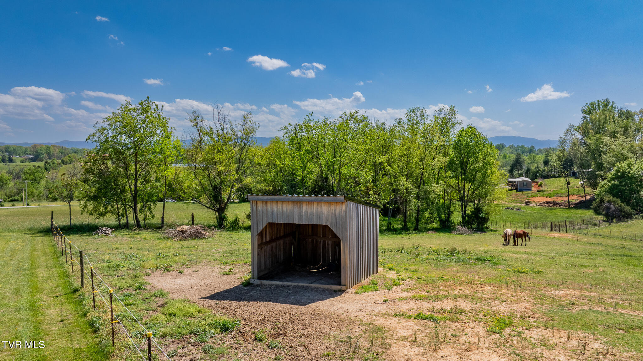 186 Berry Ridge Road Jonesborough, TN 37659 - Photo 72 of 73 dji_fly_20260416_145818_0946_17763668726