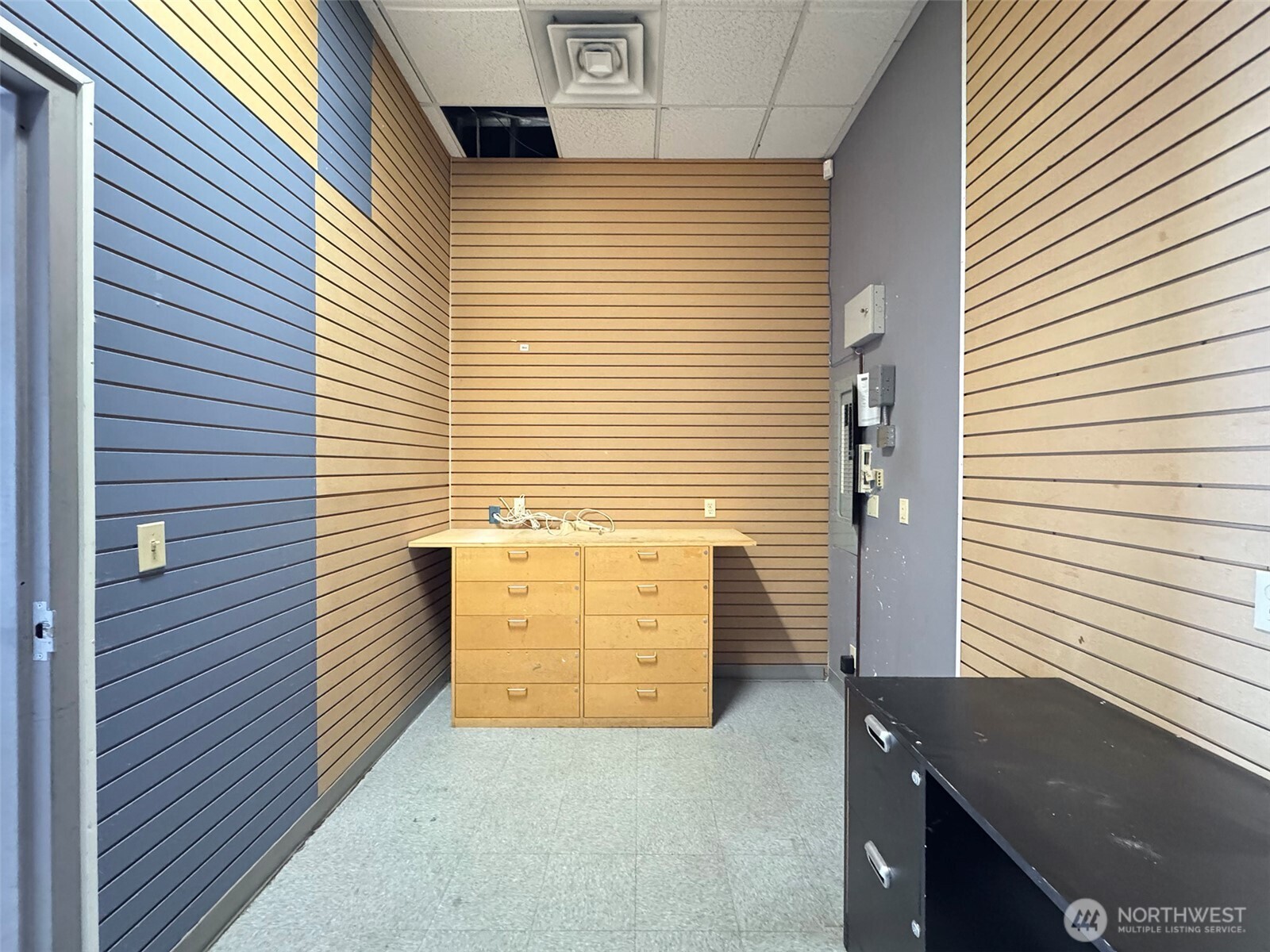 1400 West Washington Street, Unit 107 Sequim, WA 98382 - Photo 13 of 26 a view of a windows and an outdoor space