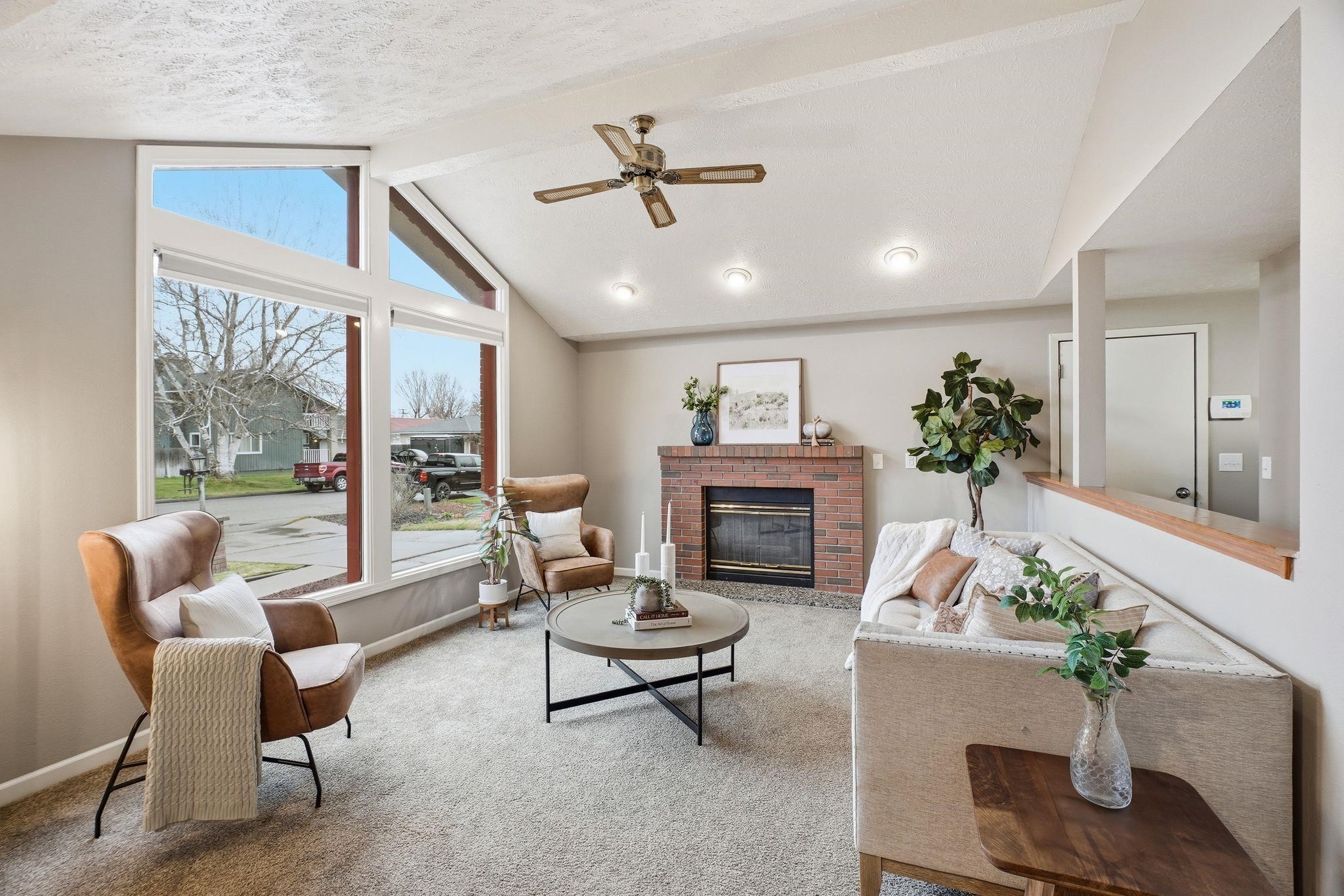 5723 South Ferrall Street Spokane, WA 99223 - Photo 3 of 34