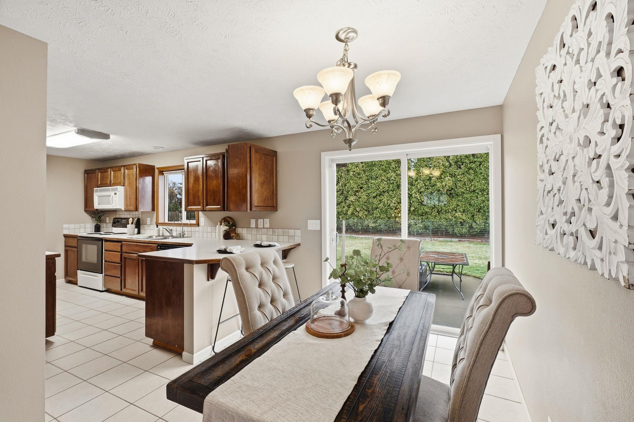 5723 South Ferrall Street Spokane, WA 99223 - Photo 7 of 34