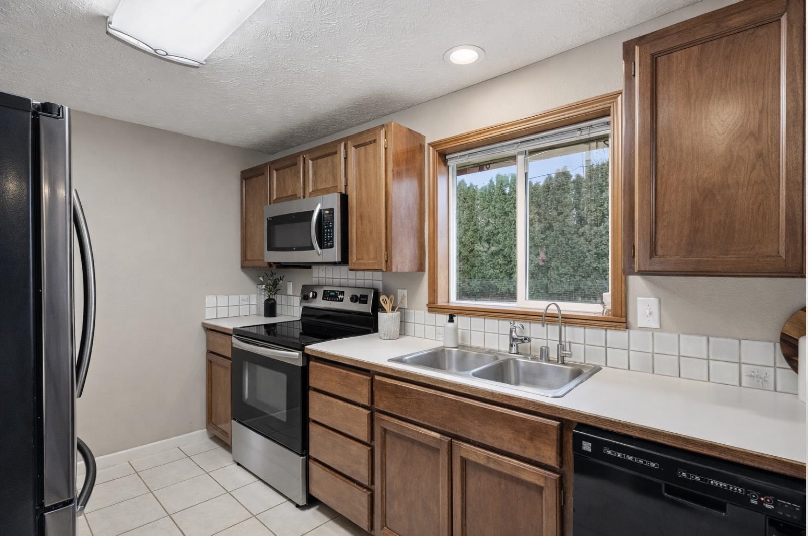 5723 South Ferrall Street Spokane, WA 99223 - Photo 8 of 32