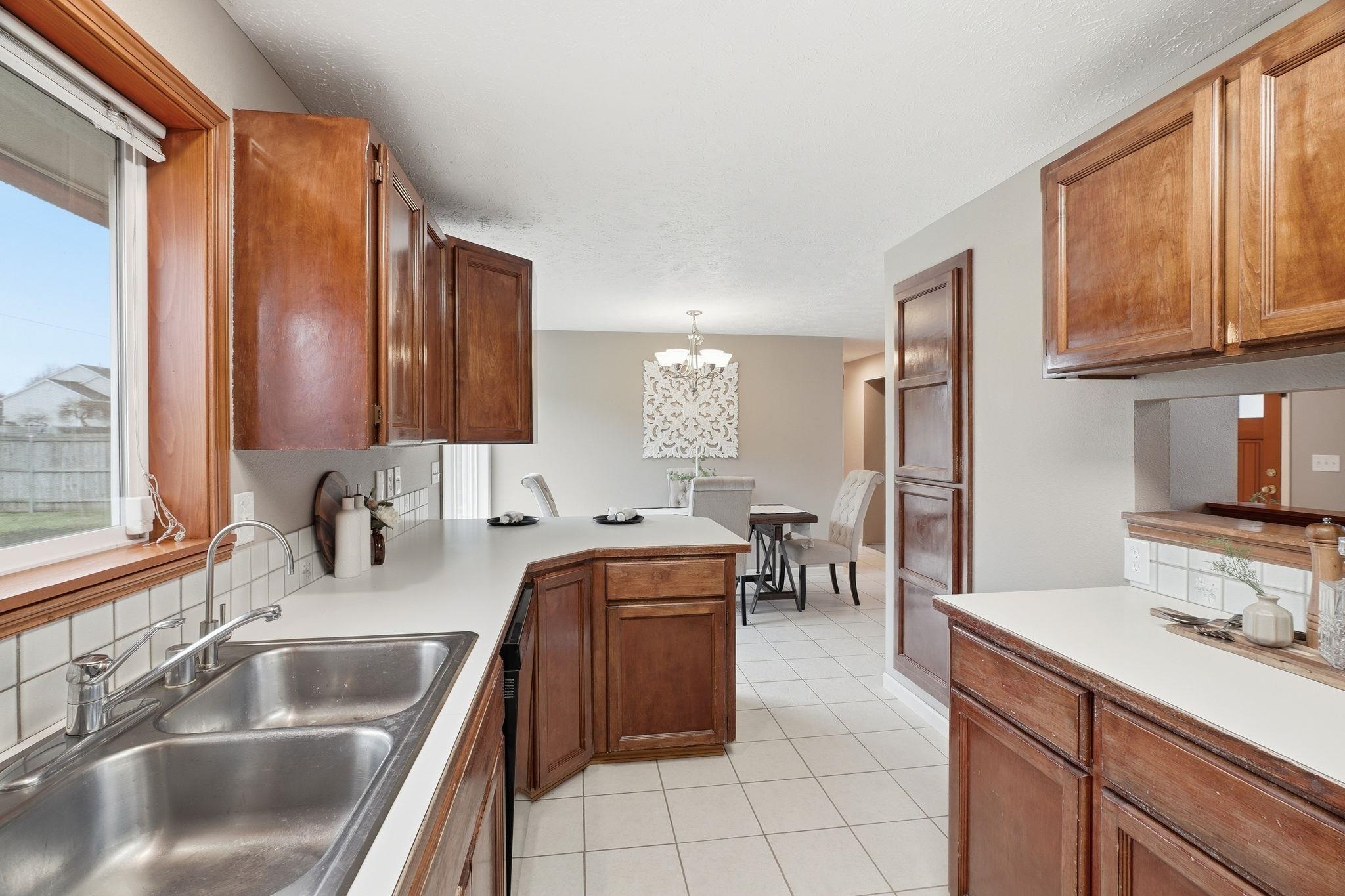 5723 South Ferrall Street Spokane, WA 99223 - Photo 10 of 32