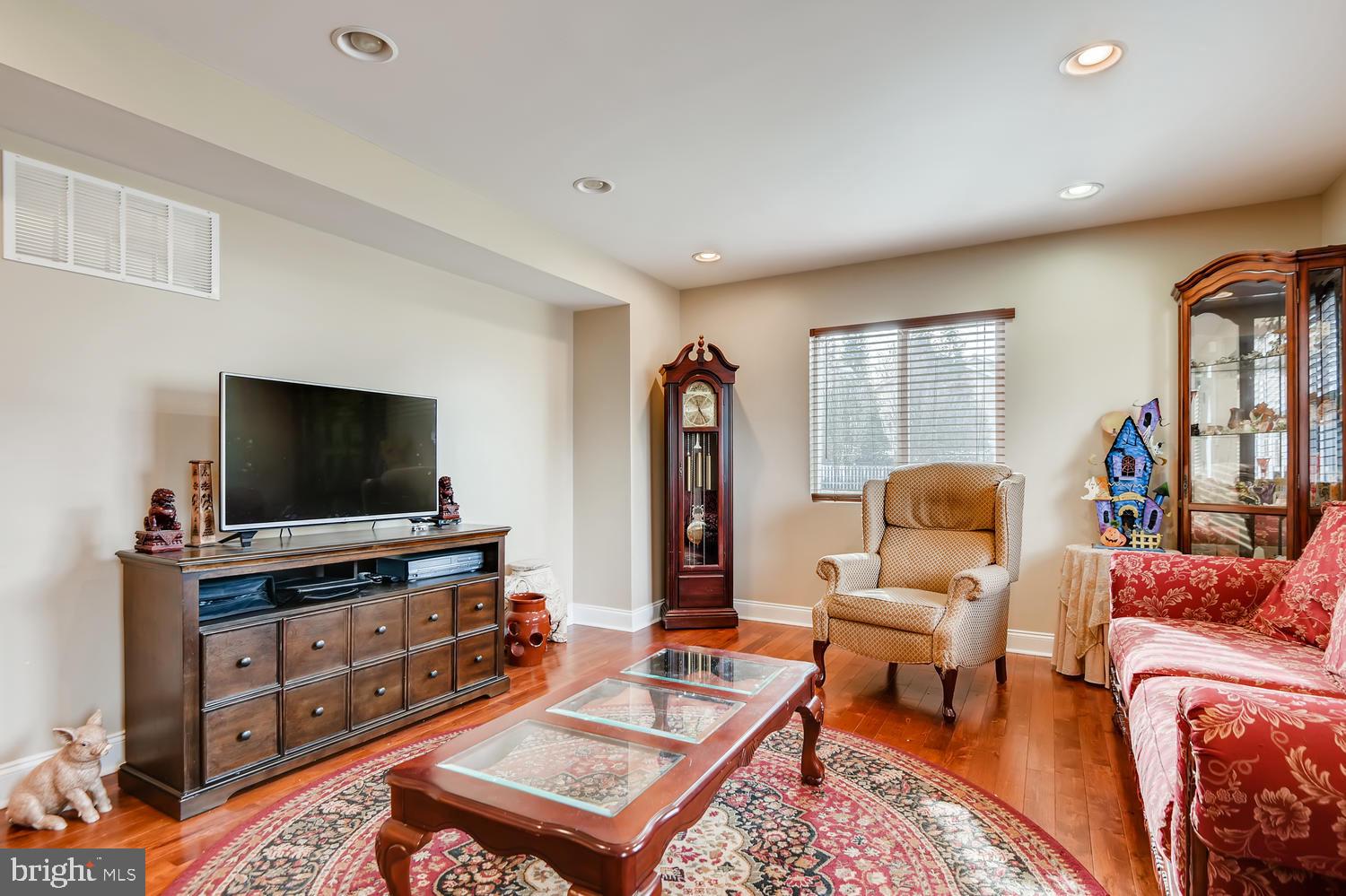 1401 Glenwilde Road Baltimore, MD 21228 - Photo 4 of 27