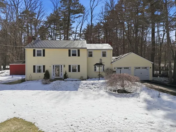 $549,999 | 13 Woodlawn Drive, Sturbridge, MA 01566