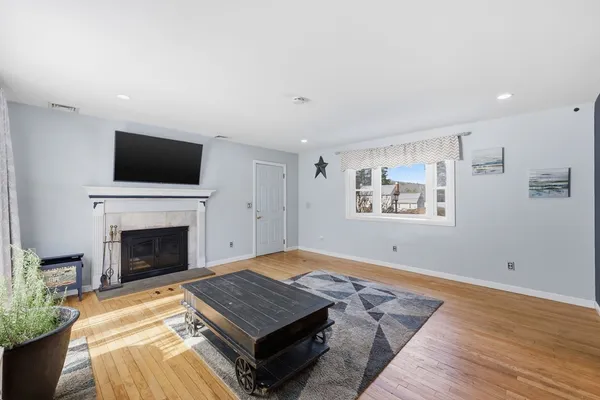 $549,999 | 13 Woodlawn Drive, Sturbridge, MA 01566