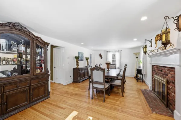 $549,999 | 13 Woodlawn Drive, Sturbridge, MA 01566