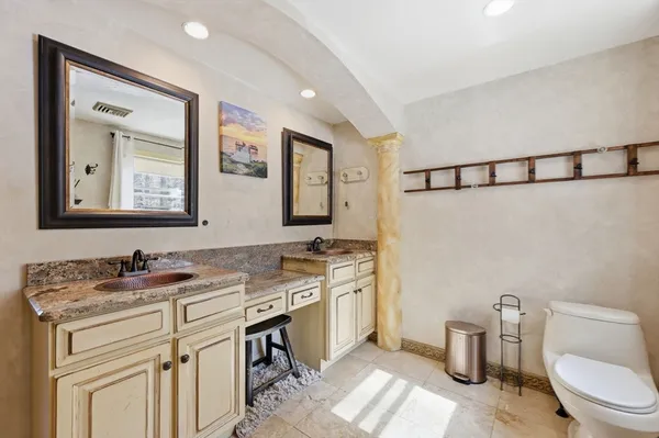 $549,999 | 13 Woodlawn Drive, Sturbridge, MA 01566