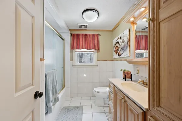 $549,999 | 13 Woodlawn Drive, Sturbridge, MA 01566