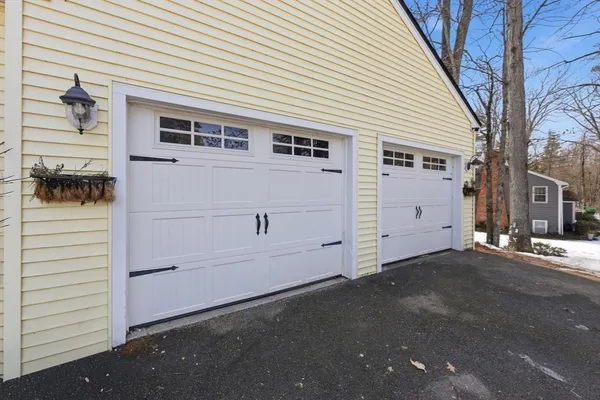 $549,999 | 13 Woodlawn Drive, Sturbridge, MA 01566